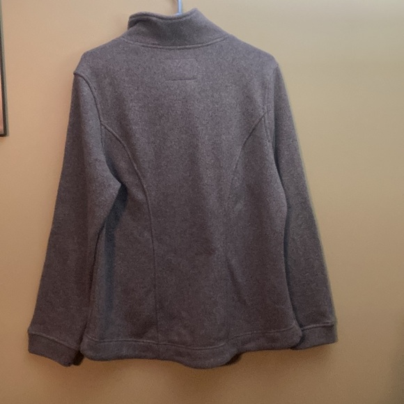 Roots grey polyester sweater with a bit of fuzziness. - Picture 6 of 8